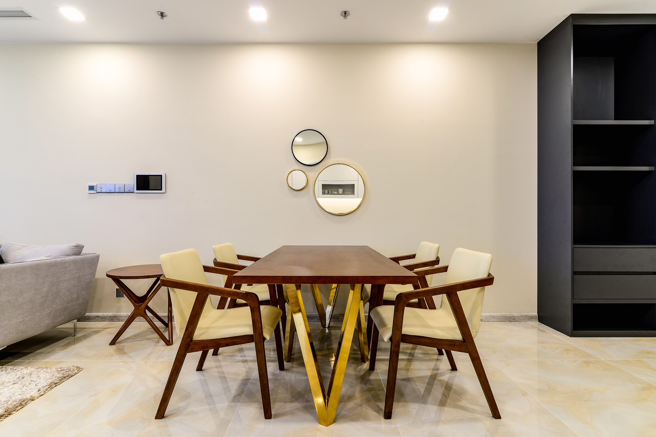 Cho thuê căn hộ 2 phòng ngủ Vinhomes Golden River view Bitexco A3