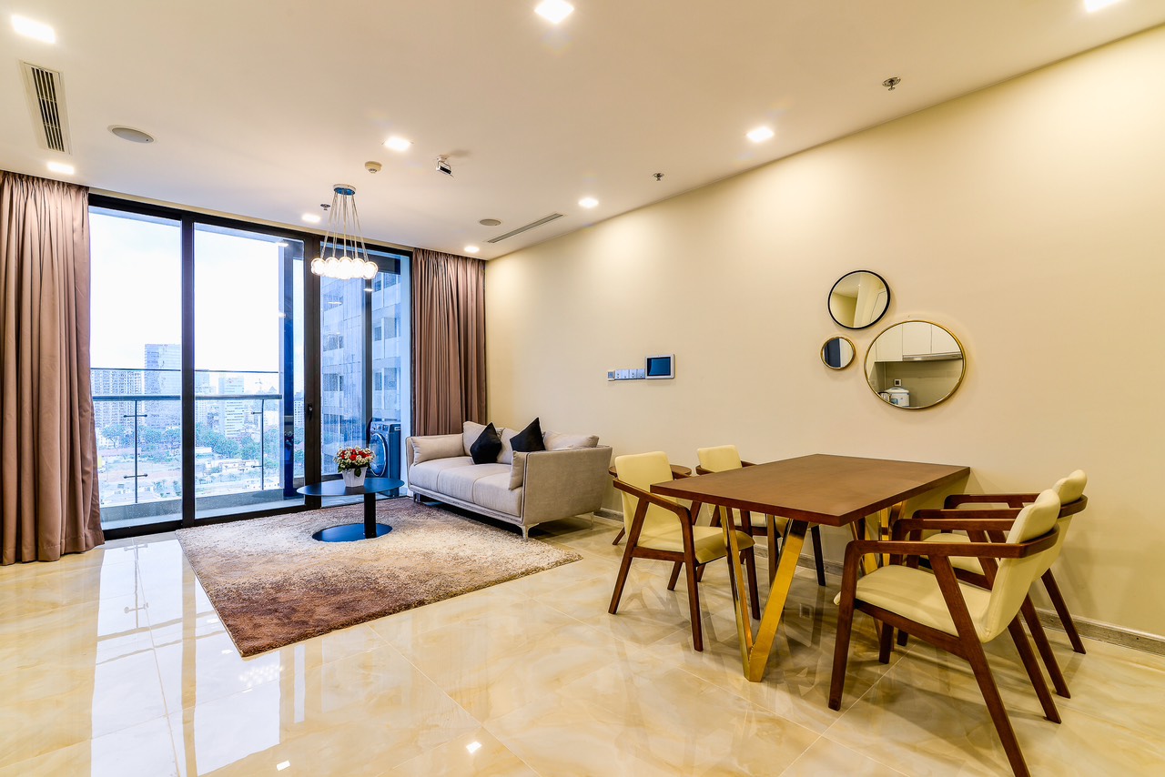 Cho thuê căn hộ 2 phòng ngủ Vinhomes Golden River view Bitexco A3