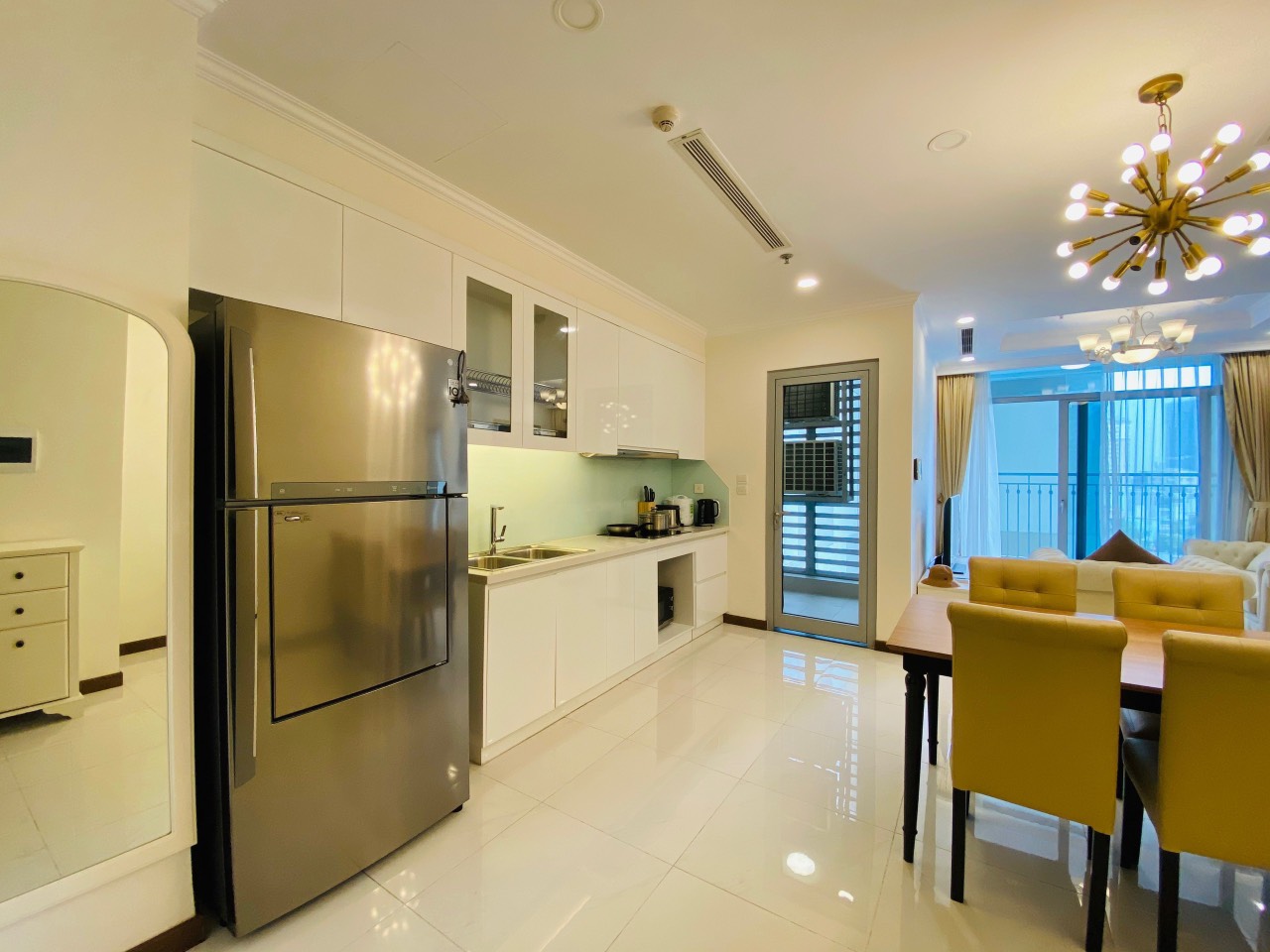Bán căn hộ vinhomes central park căn 2pn tặng full nội thất thoáng đẹp