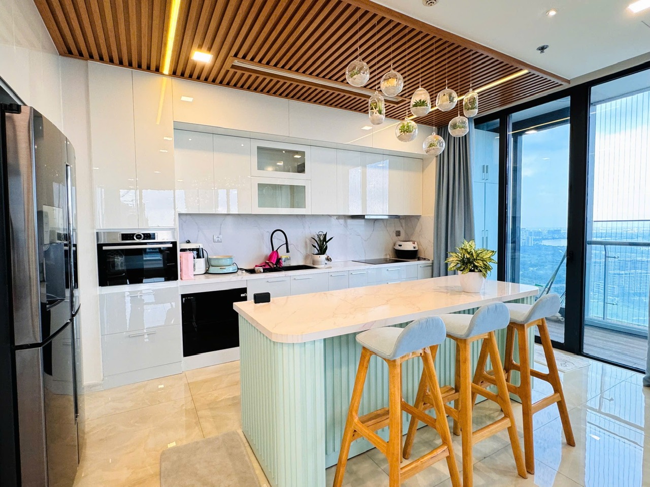 Cho thuê căn hộ 4phòng ngủ – 3wc Vinhomes Golden River Quận 1 vòng cung Aqua 1 giá chỉ 90 triệu/ tháng Như hình